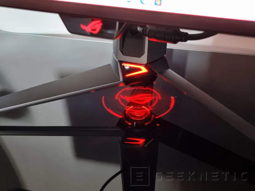 Geeknetic ASUS ROG Swift OLED PG32UCDM Review 13