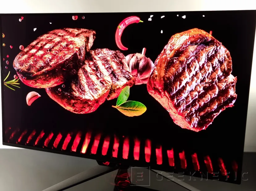 Geeknetic ASUS ROG Swift OLED PG32UCDM Review 25