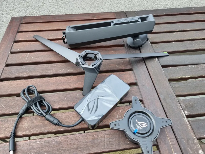 Geeknetic ASUS ROG Swift OLED PG32UCDM Review 6